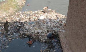 147-20090527paki.jpg